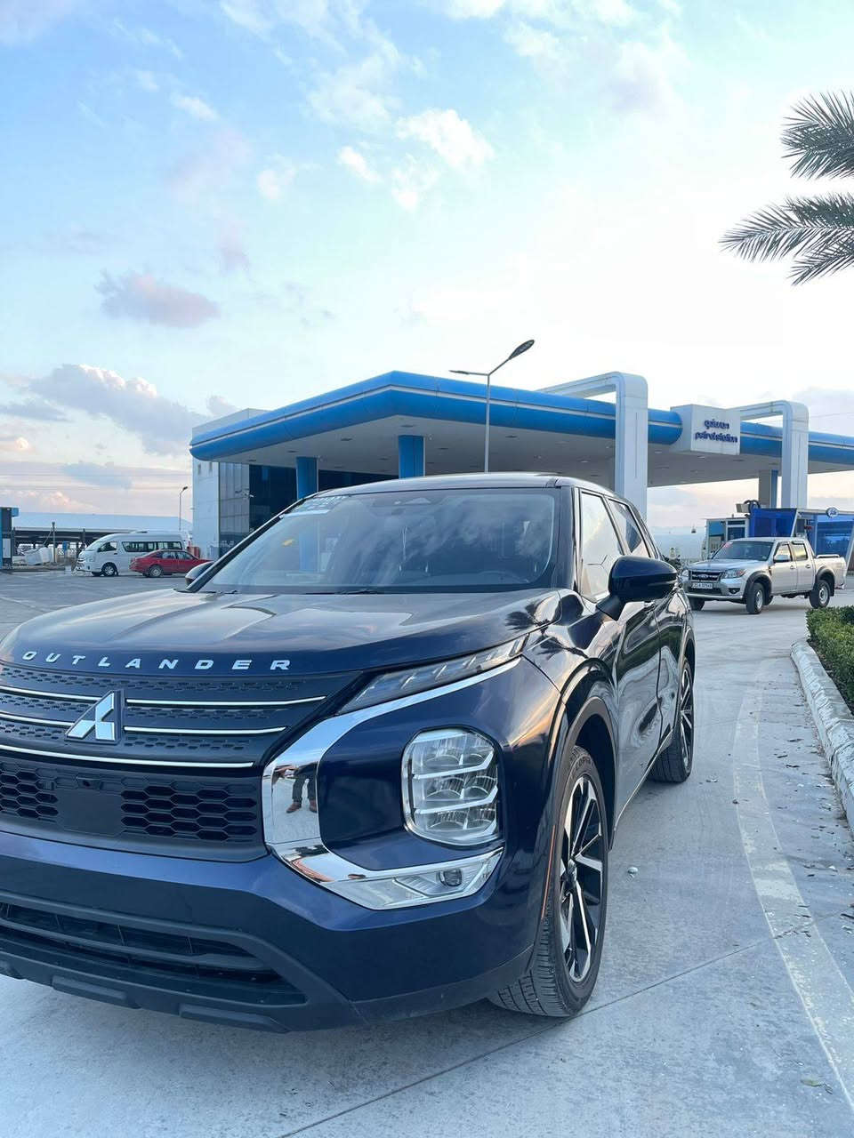 Mitsubishi Outlander SE-2024 AWD.
JA4J4VA86RZ019536
-
-تەنها بۆنیت سبوغە + بێناوگرتن + تەنها ئێرباگی سوکانی تەقیوە.
-تەنها 26,000MiL ڕۆیشتووە.
-فول مواسەفات + دەبڵ ئەکسل + پانۆراما.
-ئاوێنە ڕادار + پێنج کامێرا + سندوق شەفت + سێ ڕیز کوشن + ژمارە کاتی + ئۆتۆمبێلەکە هەموو شتێکی بەگرەنتیە.
نرخ 205 وەرەقە. رانية, السليمانية


**إذا كنت صاحب هذا الإعلان وتريد حذفه لأي سبب، رجاءا أرسل رسالة إلى الدعم الفني**