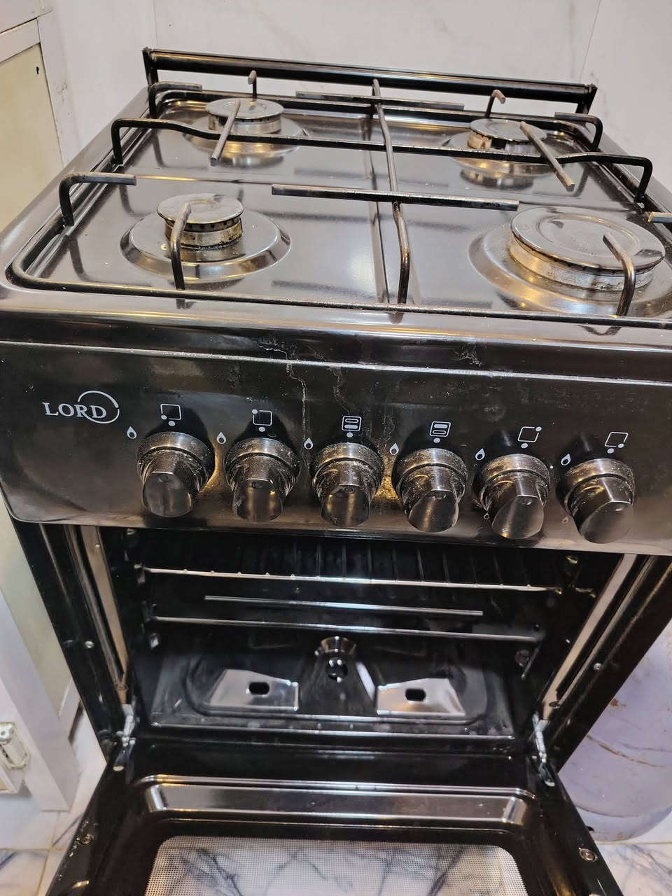 السلام عليكم
ثلاجه وطباخ للبيع جدد استعمال قليل جداااا… السعر 500

المكان بغداد الحريه *********** واتساب موجود
