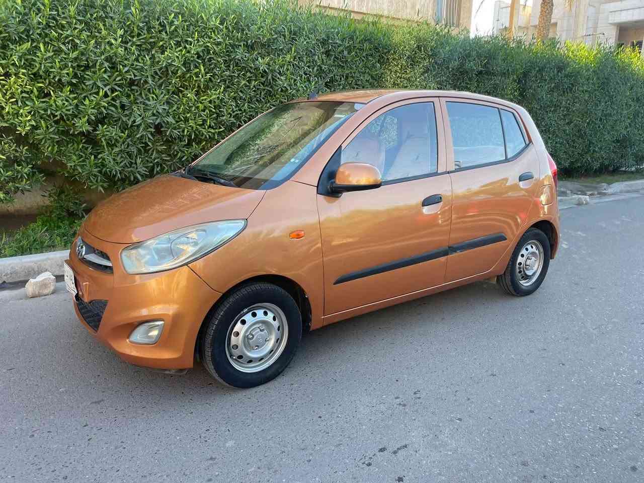 *********** حلوه ونظيفه
هونداي اي تين لون مميز مشمشي ٢٠١٥ خليجي
 محرك ٤ سلندر 
سيارة كلش جديدة وجاهزه مابيها اي نقص
 بيها ظربة بحافة الجاملغ والباب الامامي
 سيارة مصبوغه عام جمالية اثر شخوط ودحجات بسيطة 
تبريد  ثلج 
تخم  تاير وباتري  جديد
صدر امامي خلفي جديد 
شاشه  وكامره  
تحكمات ستيرن 
سونار موجود
 ماشيه ٩٠ الف 
مكاني بغداد الاعظمية
 السعر ٦٨ ورقة مجال كلش قليل 
اتصال فقط  مكلف بلنشر
 ***********
