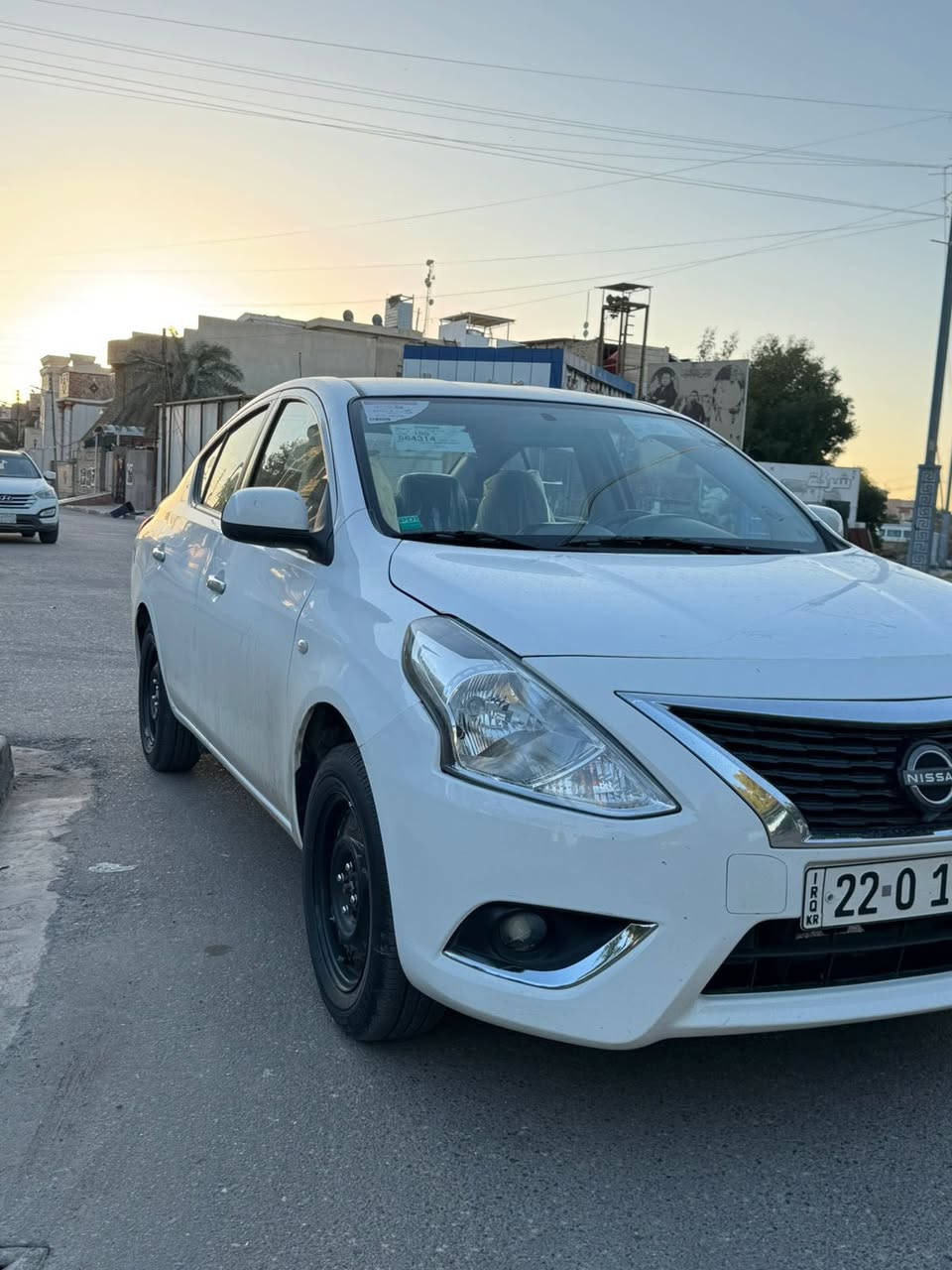 سلام عليكم نيسان سني بليته زركه هندي 2024 السياره ماشيه ٣٠ مال بيت ابد ما مشتغله سياره بيهه شخص با باب الوره  بس وتجي تكلب وشوف العين وشراي يخابر مكاني المعقل السعر ١٢٠.     ***********
