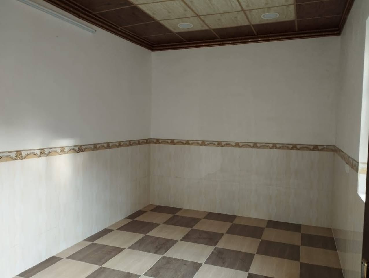 خانوبۆکرێ قاتی سەرۆ  بردسورنزیك هەرزان بازاڕی دییە
***********
