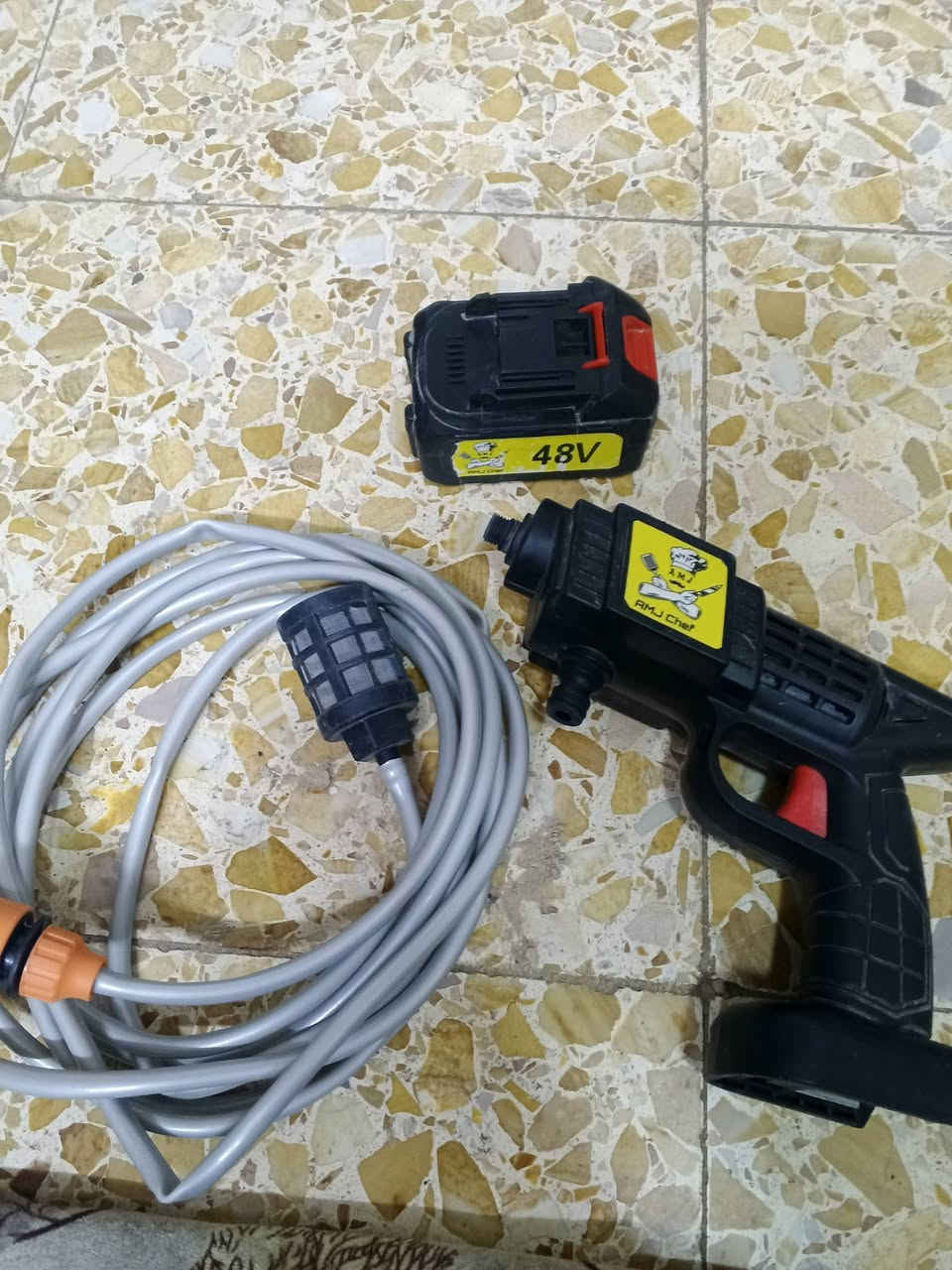 سلام عليكم للبيع غراض اوربيه اخو الجديد
كوسره شحن نقص بطاريه 20الف
منشار خشب نقص زنجيل وبطاريه عدد 2 15الف 
منشار خشب جديد كامل ما مستعمل 20الف 
فاره غسل شحن كامله سعر 15 
مكاني تكريت ديوم ***********
