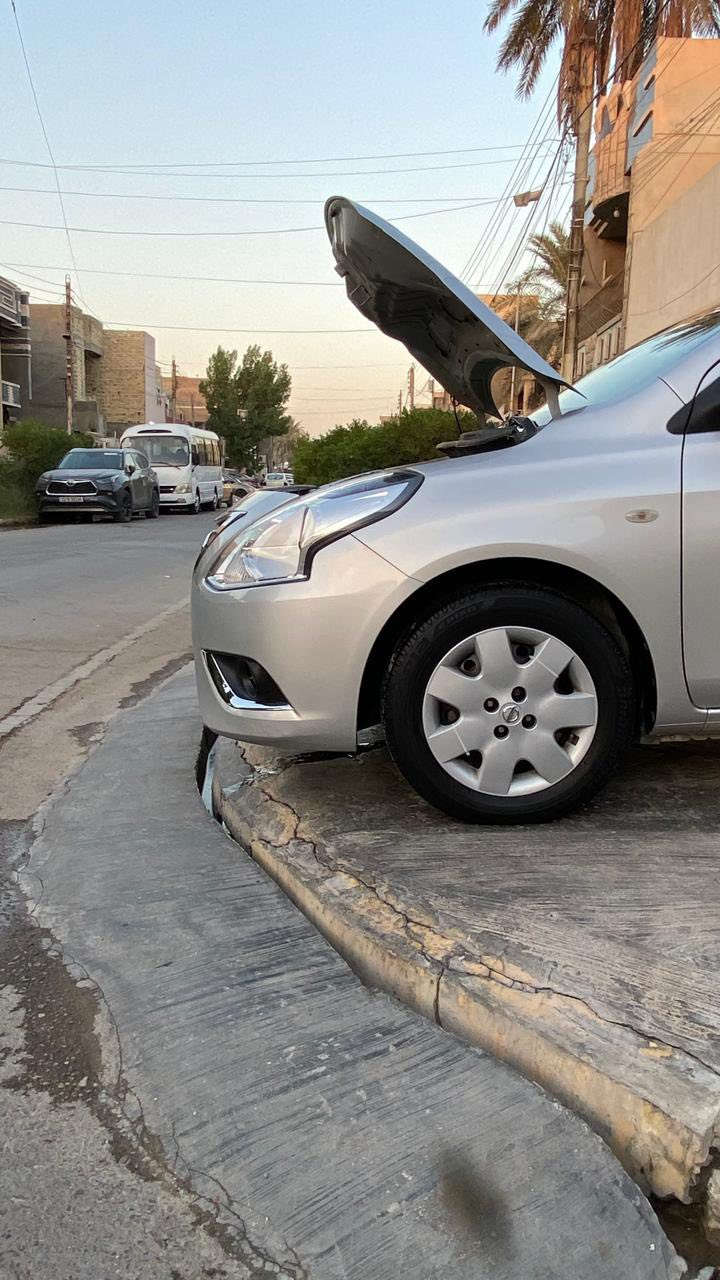 السلام عليكم نيسان سني بليته زركه
رقم اربيل تحويل شوكت متريد
سياره بيه جاملغ مصبوغ ولباب كلير
لون سلفر
سياره جاهزه ما ناقصه اي شي
مكان سياره بغداد العامريه
رقم***********
