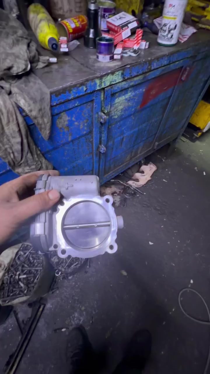 السلام عليكم 
قمنا بصيانة جالنجر 2017
إدامة كاملة
صيانة النوزلات 
بلكات 
مجاول 
غرفة احتراق 
مع غسل المكينه 
العنوان 
ساحة عدن خلف معمل الطحين 
بأدارة
عباس دوج ***********
رضا دوج ***********
