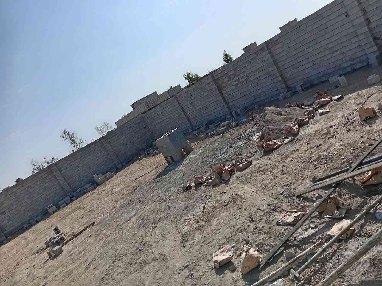 يوجد خلفة بناء ليريد يتصل عل رقم ***********
