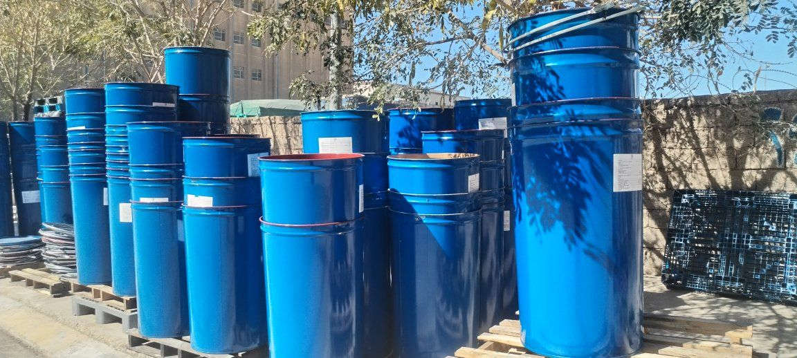 سلام عليكم. عندي براميل ٢١٤ لتر  كمية كبيرة سعر البرميل الواحد ٥٠٠٠ دينار. العنوان كركوك  الحي الصناعي القديم.. هاتف. ***********
