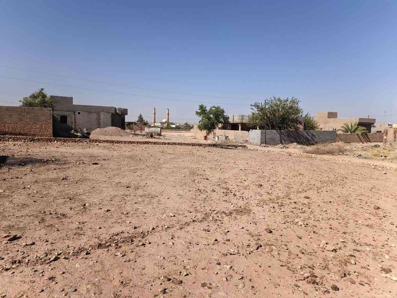السلام عليكم... قطعة ارض للبيع!!
المساحه400م.م قرب جامع الاصلاح والتقوى. 
شارع10م. النزال8م. 
مجاوره لمدرسة القرطاس. 
للاستفسار‏‪***********‬‏
