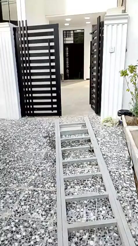 السلام عليكم.
فرصه ذهبية 🛑🛑
بيت للإيجار  يرهم 
روضة وحضانه 👶
مجمع طبي ومختبر 🏥
للسكن العائلي 🏘
متكون من وحدتين سكنينه منفصلين 
العنوان المشتل شارع الكوسترات قرب أفران الجميلي 
للاستفسار الاتصال *********** ابو علي
