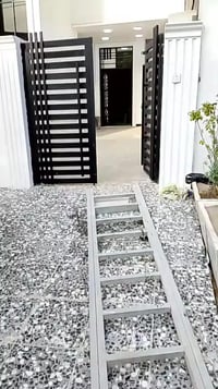 بيت للإيجار • وحدتين منفصلتين • المشتل شارع الكوسترات