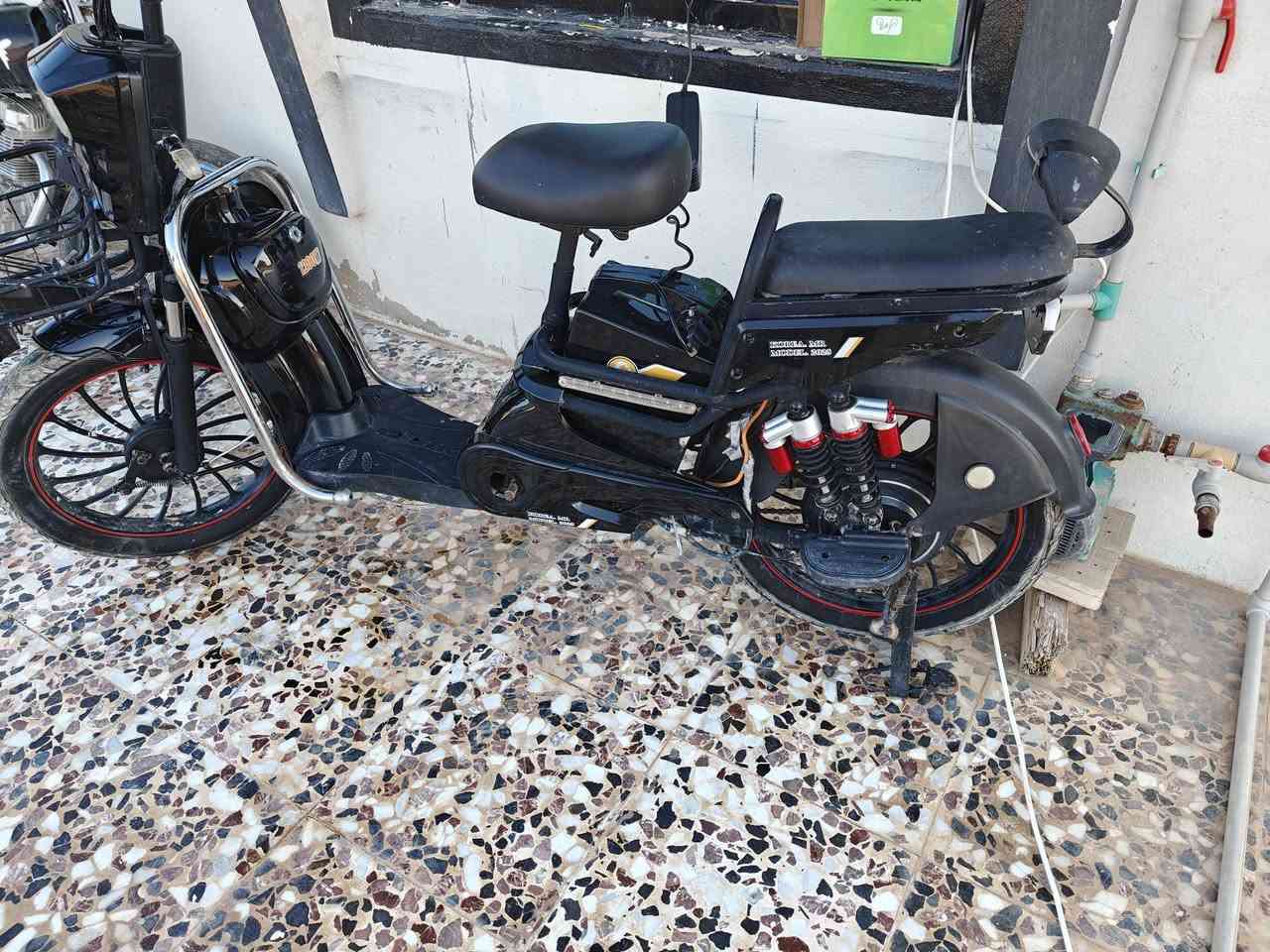 عندي بايسكل شحن حجم 20 موديل 2025 للبيع سعر اتصال ***********
