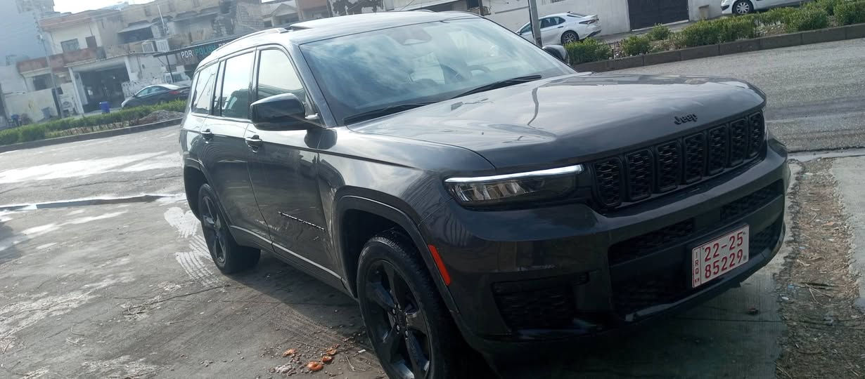 السلام عليكم 
للبيع جيب 2023 فول مواصفات بلاك توب  6 سلندر 
بيها 3 قطع ومكانين صغار صبغ بدون دواخل بدون ارير باك كاتي اربيل 
مكاني اربيل شارع 100
السعر 265 ورقة 
***********
مراوس حسب القناعة
صور الحادث ناشرها 👇
