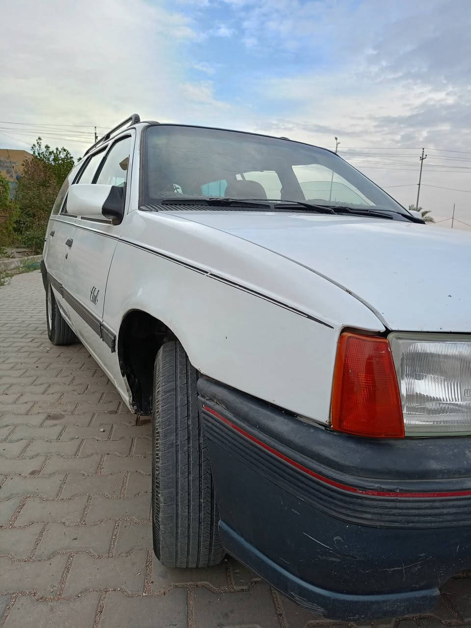 السلام عليكم كاديت سياره جاهزة مابيها نقص مشروع وطني سنويه 28 تخم تاير ترايك للبصره  السعر المطلوب 20 وبيه مجال مكاني نجف الاتصال *********** مداور ثاني يوم
