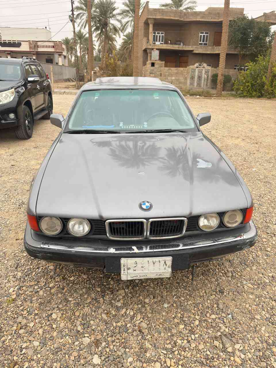 السلام عليكم بي ام دبليو حجم 730 مسكر 8 سلندر موديل 1992 محرك بشرط  كير 3 وضعيات شغال بشرط كهربائيات بلادية وشغالة كلها داخل جلد صاجات تبريد ثلج قطعتين وتحويل ثاني يوم السعر 48 مكان السيارة بغداد سبع البور للاستفسار الاتصال على الرقم ***********
