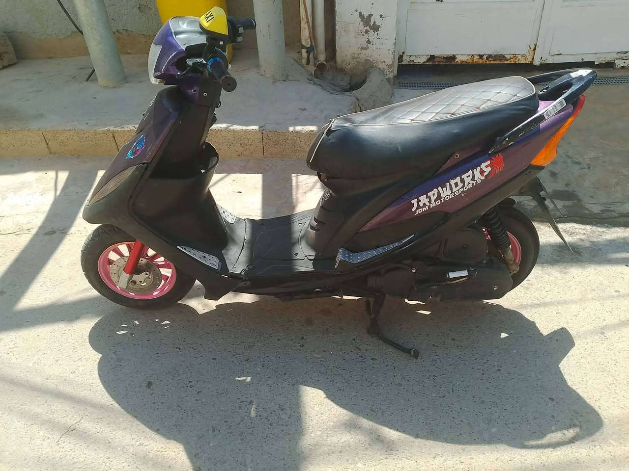 للبيع عدله بوشه 49 مكينه خرسه كهربائيات كله شغاله دشبول كيلو متر شغال كيج بانزين شغال بيهة. تزويد سلف 55 وياله رياضي دبلات رياضي صالنصه رياضي قطره رياضي  بكلايت 4 ولفات سعر 525 وبيهة مجال مكاني بعقوبه الشراي يجي خاص او يتصل ***********
