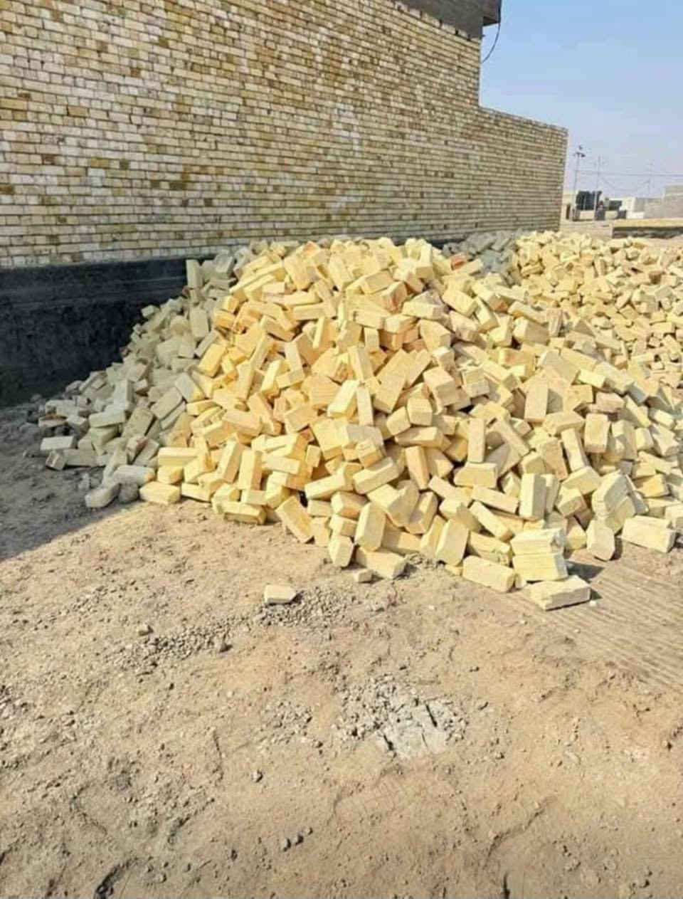 سلام عليكم ورحمة الله وبركاته
***********اتصل +وتساب 
***********اتصل +وتساب 
يتوفر طابوق معامل بدره 
جوده تثق بيها 
✅قالب ستندر بالحجم(11.5×24×7.5سم) 
✅منخفض الاملاح بنسبه (10/) 
✅عزل حراري وصوتي ممتاز
✅مقاوم الضغط العالي
