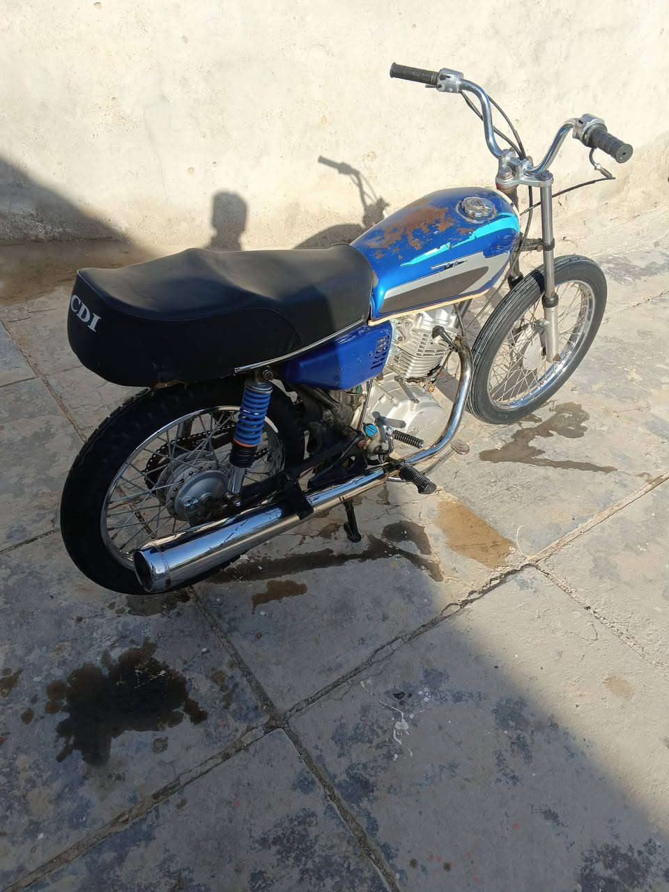 سلام عليكم دراجه البيع موديل  18مكينه 19 مكان دوانيه  سعر خاص وراق ***********
