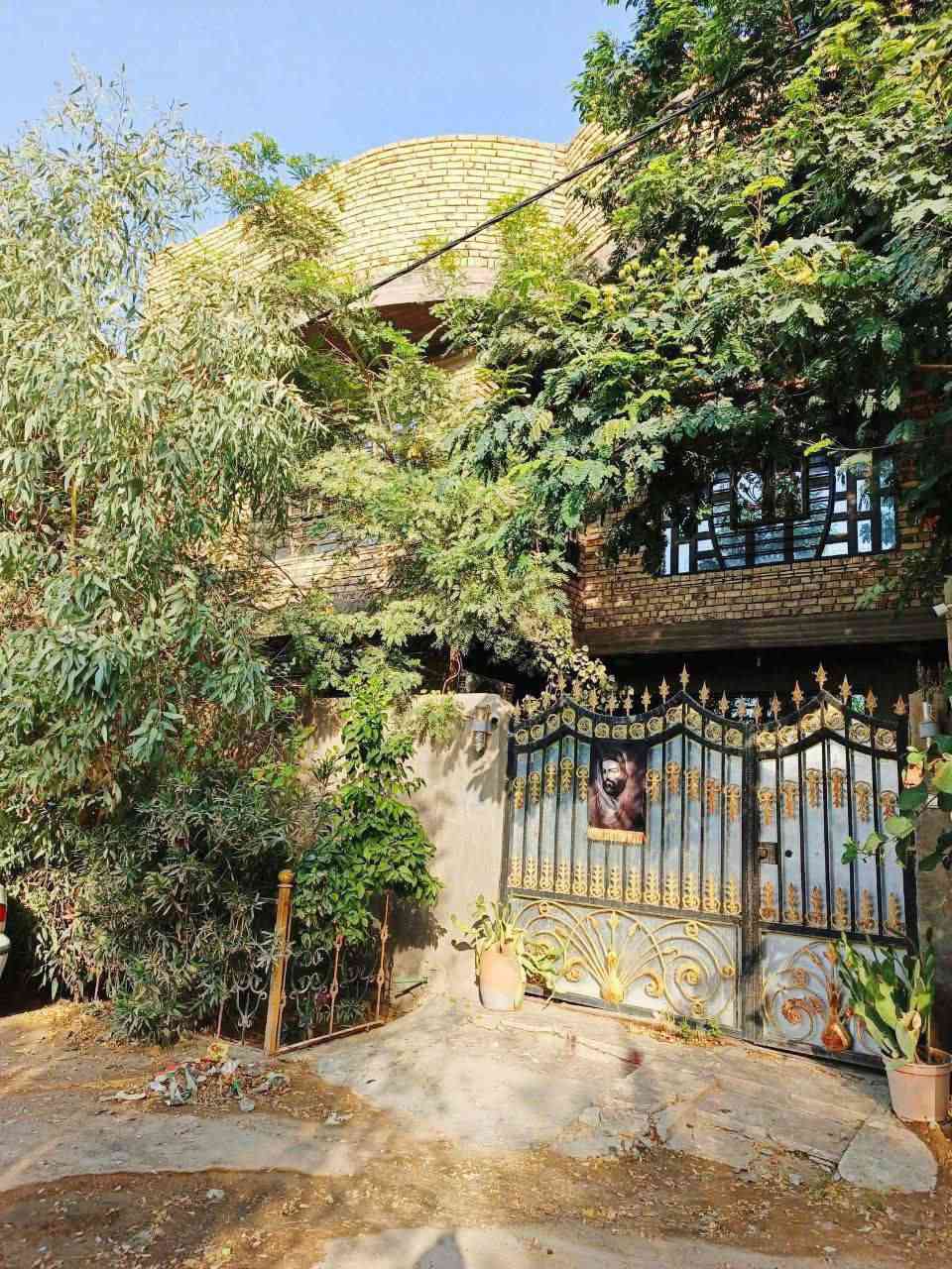 دار للبيع طابو زراعي سند 25 
المساحة 220 متر طابقين 
الطابق الاول غرفتين ٢ وصاله ١ وستقبال١ ومطبخ ١وصحيات داخلية وخارجية٢
الطابق الثاني غرفتين ٢ وصاله ١وصحيات ١
بناء طابوق جمهوري اساس وسقف صب كونكريت 
العنوان / شارع المطار الجديد بشارع الشفلات المقرنص . قرب جامع السجاد ع

السعر  ١٣٠ مليون 

للاستفسار:- ***********
