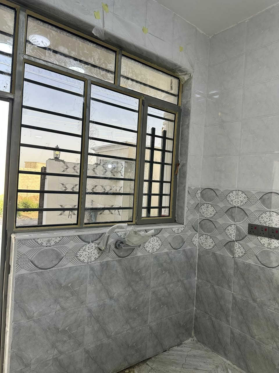 الاسلام عليكم 
دار للبيع  جديد بدون سكن 〽️
١٥٠متر طابو زراعي
ا
يحتوي على ستقبال كبير مطبخ صاله كبيره غرفه نوم صحيات داخليه وخارجيه منور 

📍العنوان بغداد المدائن الشهداء الزراعي قطع علي فاضل

 🟡١٥٠ متر طابو زراعي〽️

🟢الخدمات تبليط ماء كهرباء 

للاستفسار  الاتصال. ***********  متوفر واتساب
