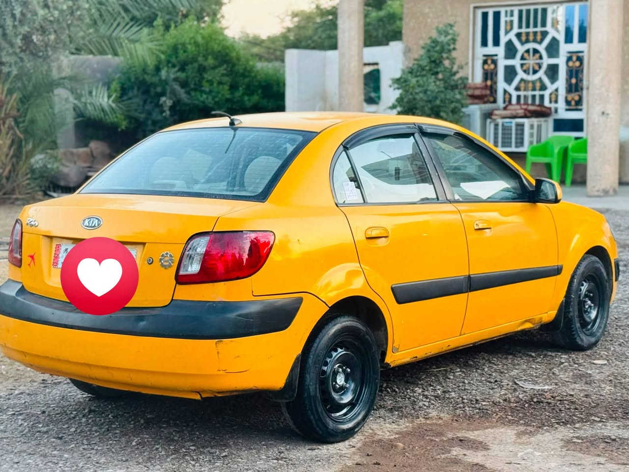 يالله كيا ريو ٢٠٠٨ رقم بغداد انكليزي بسمي شخصيا مصفره هيئه وغرامه هزة وسنويه ورقم وجامه جديد السيارة وارد كندي حادث جاملغ أمامي بدون اي دواخل صبغه اولى السياره بدون معجون كير مكينه تبريد مكفول تخم تاير جديد شاشه مكاني بغداد 
السعر ٨٦ 
***********
