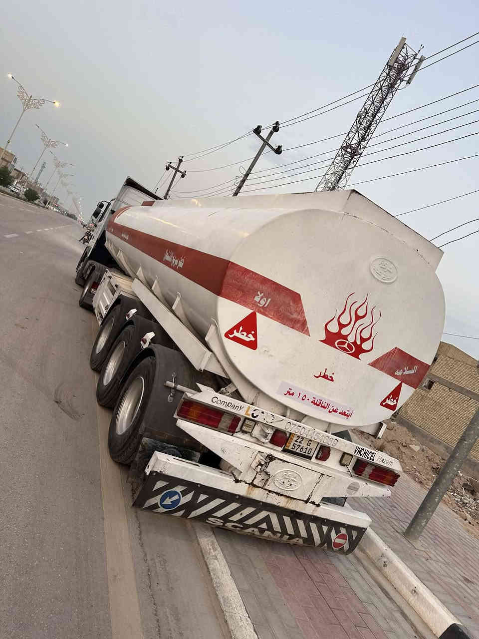 صهريج للبيع فقط موديل 2008 سنويه ل28 مربوط جي بي اس طوناج سنتين كير كهربائي كلج مكينه وكير وحداديه بحاله جيده تانكي حازم رقم اربيل انكليزي مكان كربلاء السعر4شدات و750وبي مجال *********** ***********
