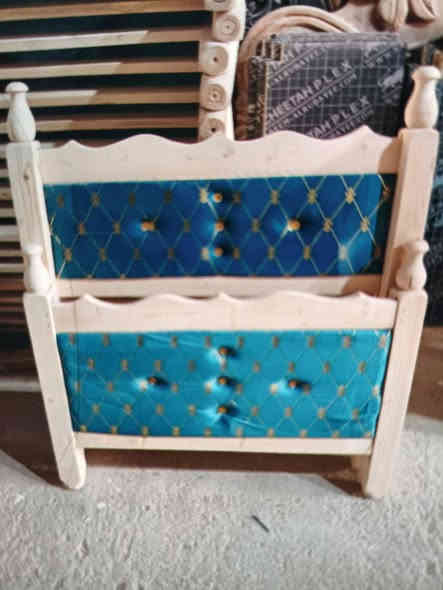 توفر لدينا جرابي نفر مثل الشكل الموجود في الصوره الوان (ـ الاسود مع الذهبي ـ السمائي) وبسعر 60الف العرض 90 الطول 200 الحشوات 6 متوفر داخل كربلاء فقط الاتصال على الرقم ***********
