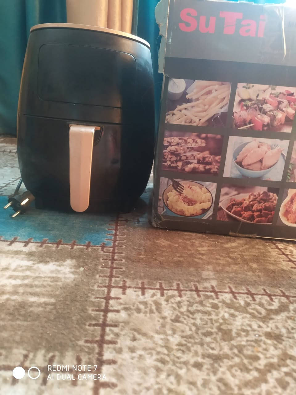 السلام عليكم غراض للبيع 
غلايه ب25 قفل فرن شوي 40 قفل هاون 150 بي مجال 
للتواصل عبر الرقم ***********
