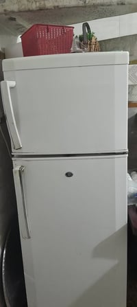 ثلاجة • مستعملة • نظيفة