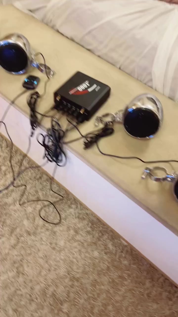 السلام عليكم سستم صوت دراجه ١٠٠٠ واط اربع سماعات نيكل جهاز ضغم والصوت ولا اروع جديد شديته كم يوم وشلته من الدراجه لان بعتها السعر ٣٠٠ الف كافة ملحقاته ويا  تحكم النكي براغي لاستيكات للتثبيت اريل راديو  ينربط عالباتري مباشر


**إذا كنت صاحب هذا الإعلان وتريد حذفه لأي سبب، رجاءا أرسل رسالة إلى الدعم الفني**