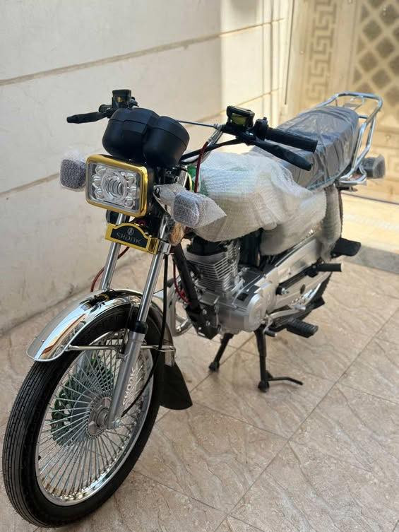 سلام عليكم  للبيع تايكر سونك 2025 أوراق اصولي لون الدراجه اخضر السعر ٧٥٠ وبيه مجال *********** مكاني حله مركز مدينه.  الدراجه مكفوله من كلشي
