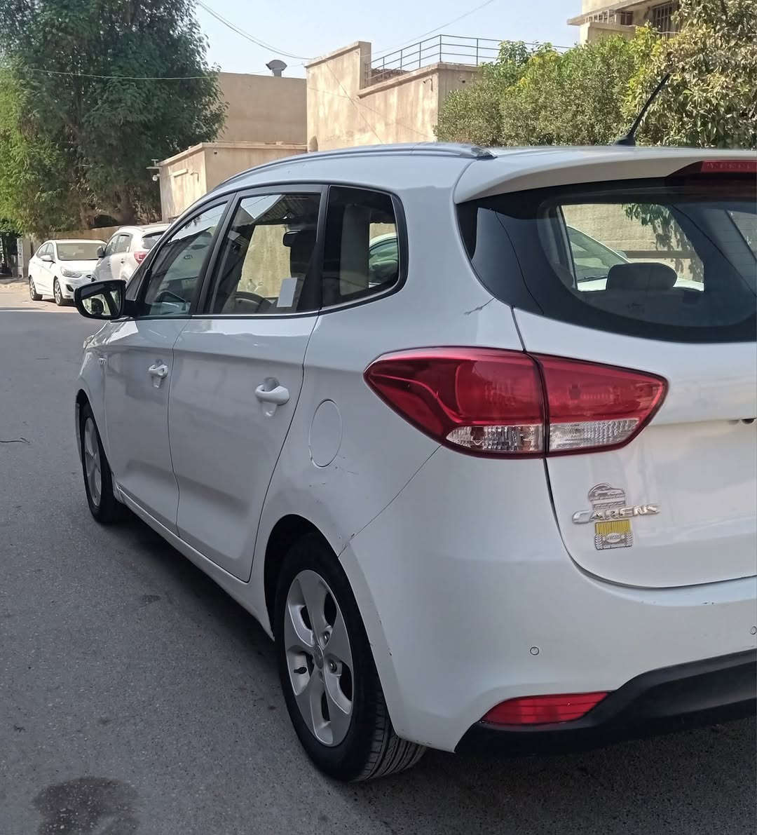 سلام عليكم كارنز ٢٠١٤ فول مواصفات صبغ ربع جاملغ خلفي وربع دوسه ***********
