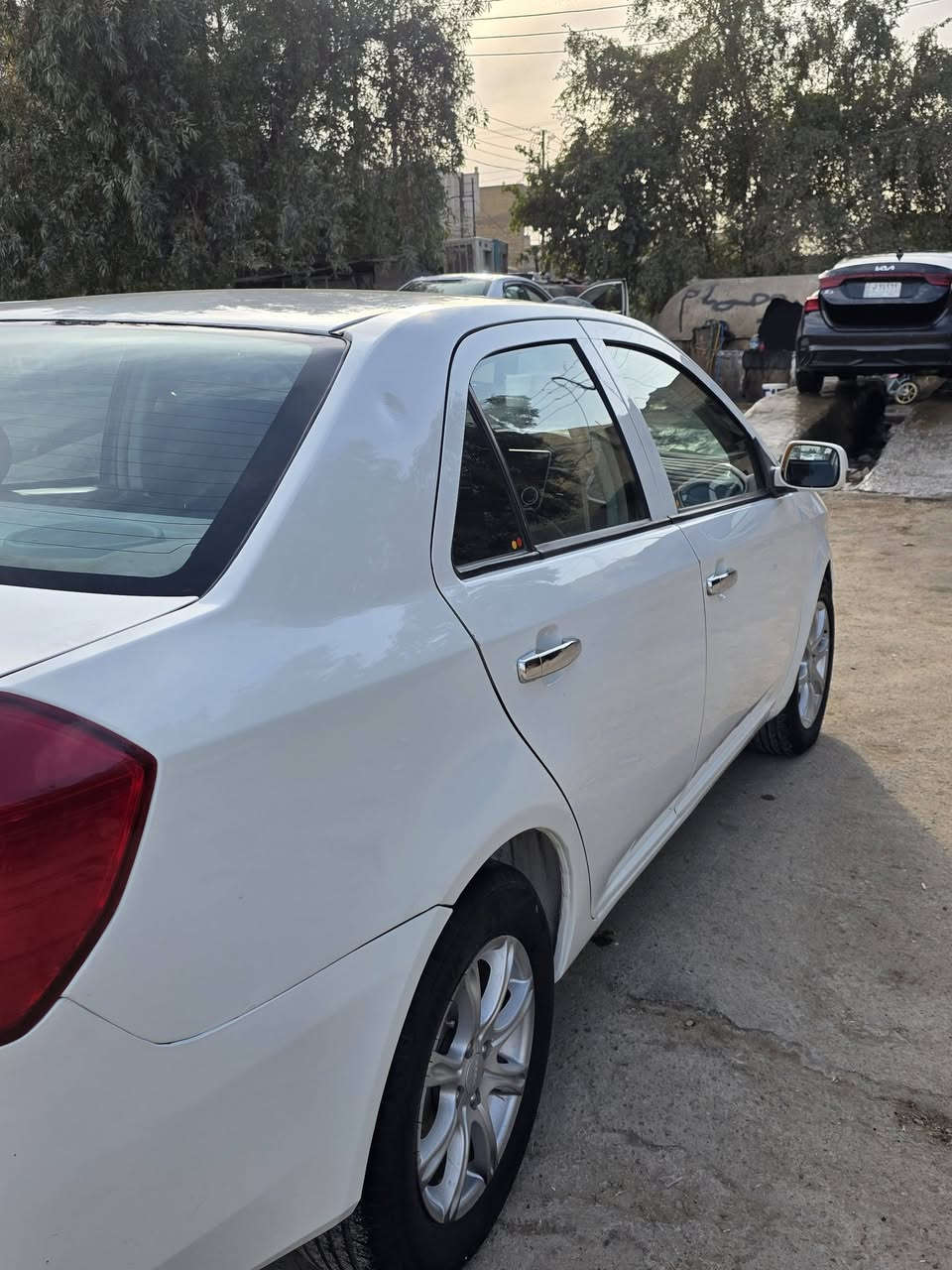 السلام عليكم
MK  2013  سيارة جديدة دوشمه  شاشة  كامرة خلفية   ونضيفة كلش كير ومحرك كورلا عادي *********** 
السعر ٤٩ ورقة وبيها مجال بسيط
