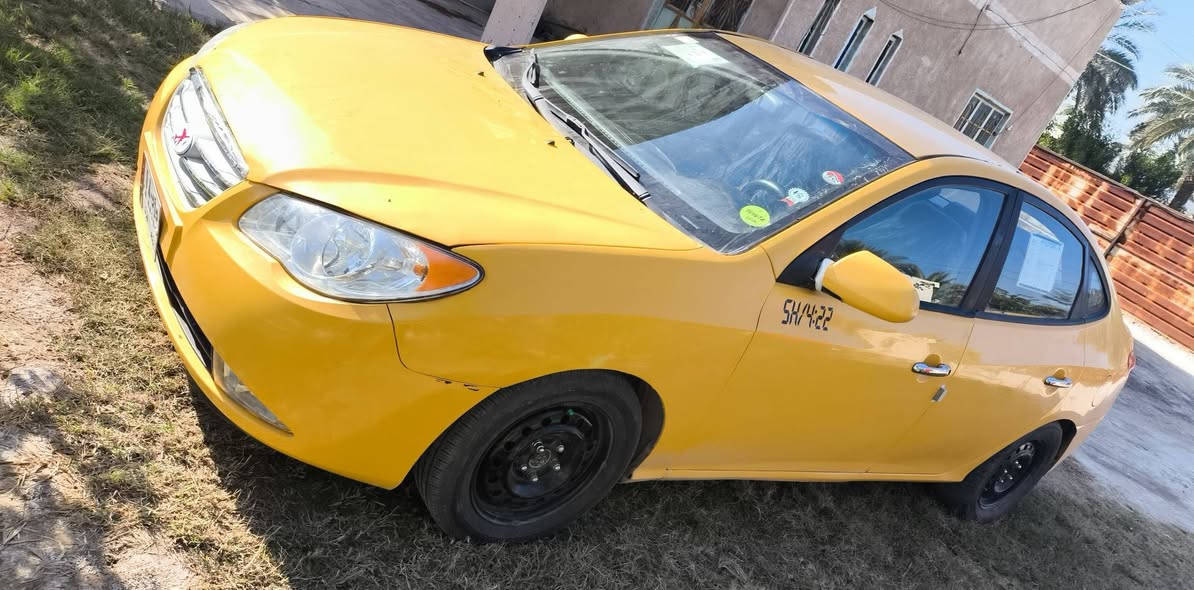 السلام عليكم النترا ٩ بيها قطعتين صبغ  بدون تبديل رقم بغداد كير مكينه تبريد مكفولات سعر ٩٤ وبيها مجال مصفره هيئه بس الغرامات مليون و١٠٠ عليها ينزل من سعرها مكان بابل محاويل سياره جديده شخط ما بيها غرفتها كلش جديده رقم الهاتف ***********
