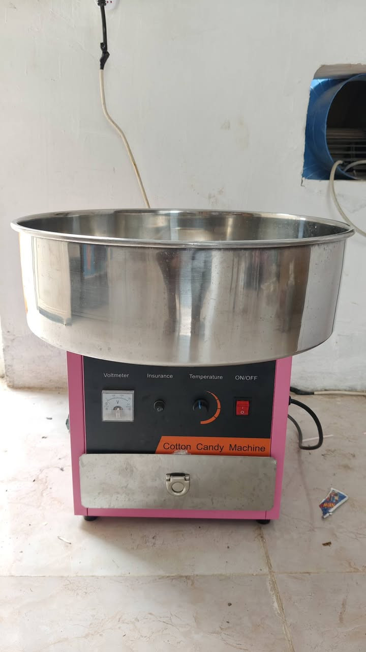 السلام عليكم
مكينة (شعر بنات ) للبيع شرط الشغل السعر 150 وبيها مجال 
*********** مكان المسحگ
