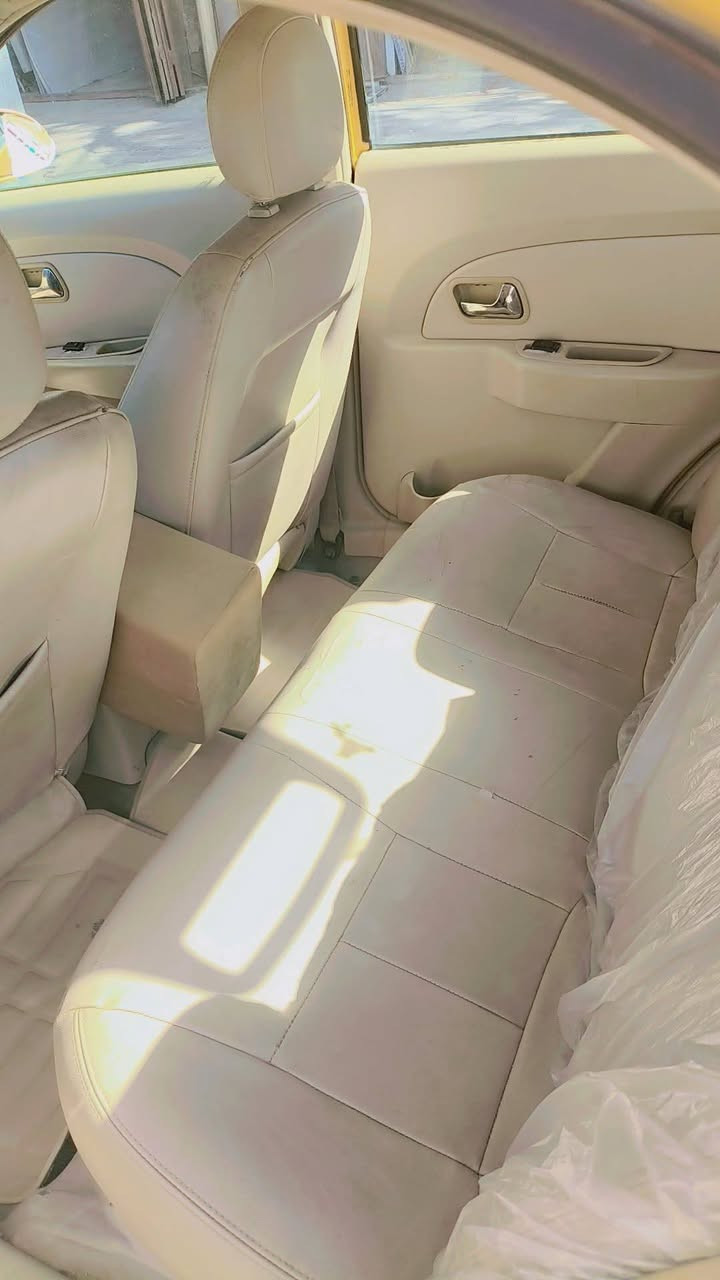 سلام عليكم البيع شيري فلاوين تكسي موديل 13 سياره نضيفه رقم مثنى مصفره هيه وغرامات سنويه بعدهي تبريد شغال كامله سياره محرك بي خيط بخار هستوه بادي بيه سعر 25بيه مجال بصيط مكان سماوة ***********ولا اكو مراوس بخصوصي عادي
