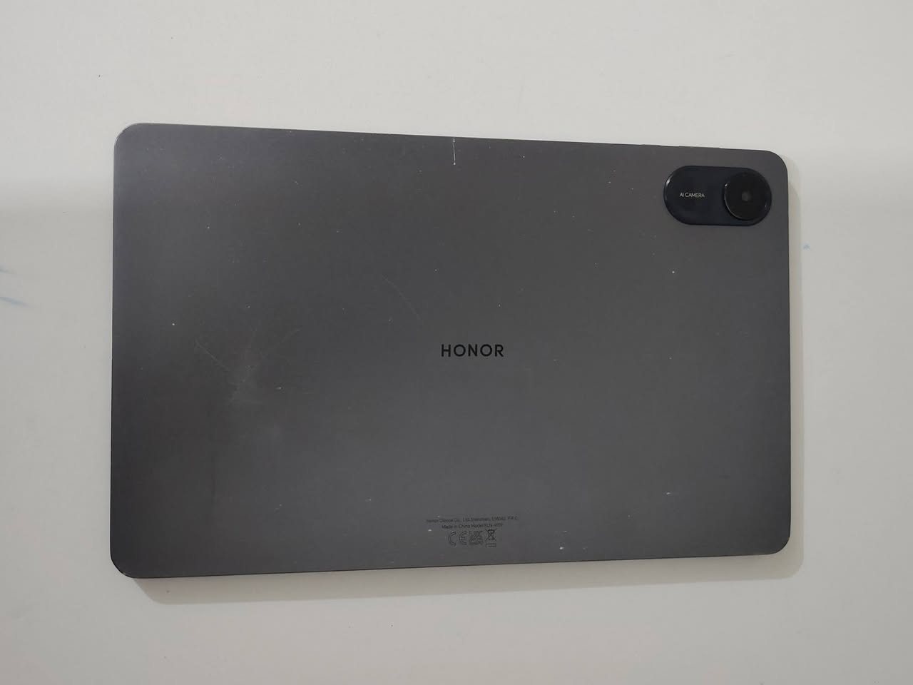 السلام عليكم هونر باد x9 ذاكرة 128 عشوائية 7 
بطارية 7250 ملي 
معدل تحديث الشاشة 120Hz 
معالج Snapdragon 685
6 سماعات محيطية 
و كامل ملحقاته مستخدم 9اشهر 
بي كسر مثل ما موضح و بالصور ما مأثر بشي 
و اي عطل مابي 
سعر 110 وبي مجال بسيط
رقمي ***********
