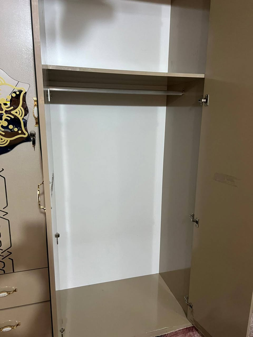 غرفه تركي نضيفه السعر 350 أو بيه مجال ***********
