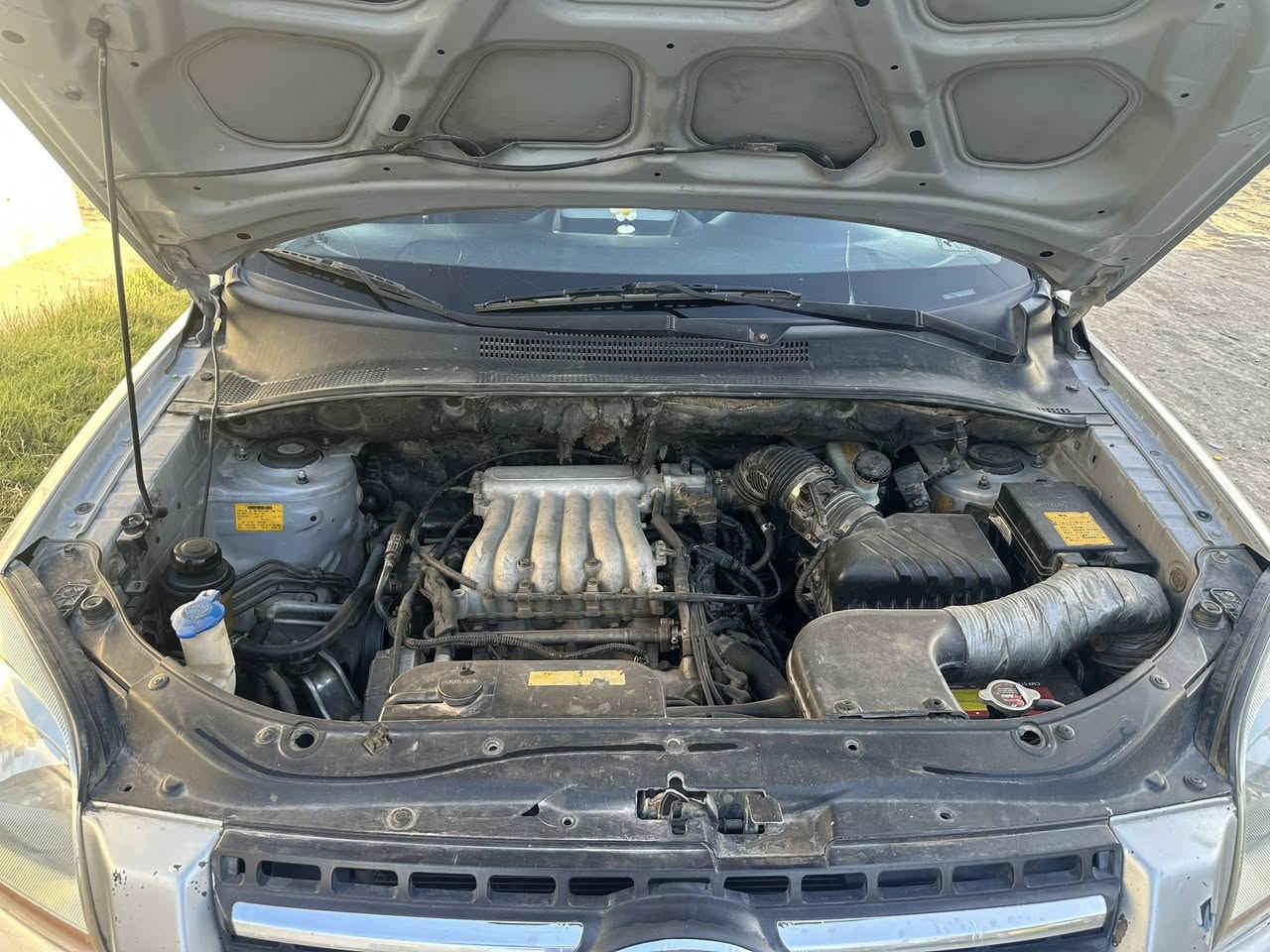 السلام عليكم سبورتج 2008 مكينه سته 2700 كفاله من الصبغ والضربه تدفئه تبريد خير من الله كهربايات كله شغاله تخم تاير جديد مكينه كير حاويه داخل اسود كشنات جلد 
السعر 120 وبيه مجال 
مكاني محموديه 
***********
***********
