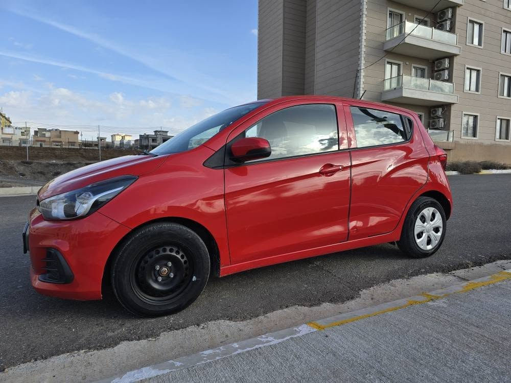 شوفرليت سبارك 2018
السيارة كلش حلوة وكلش نظيفة
كير اوتو ماتيك
جامات كهرب
محرك 14
تبريد تدفئة شغالة
تايرات جديدة
مابيها اي نقص السيارة شغل وامشي
بيه 5 قطع  صغار صبغ
رقم *********** أربيل, العراق
