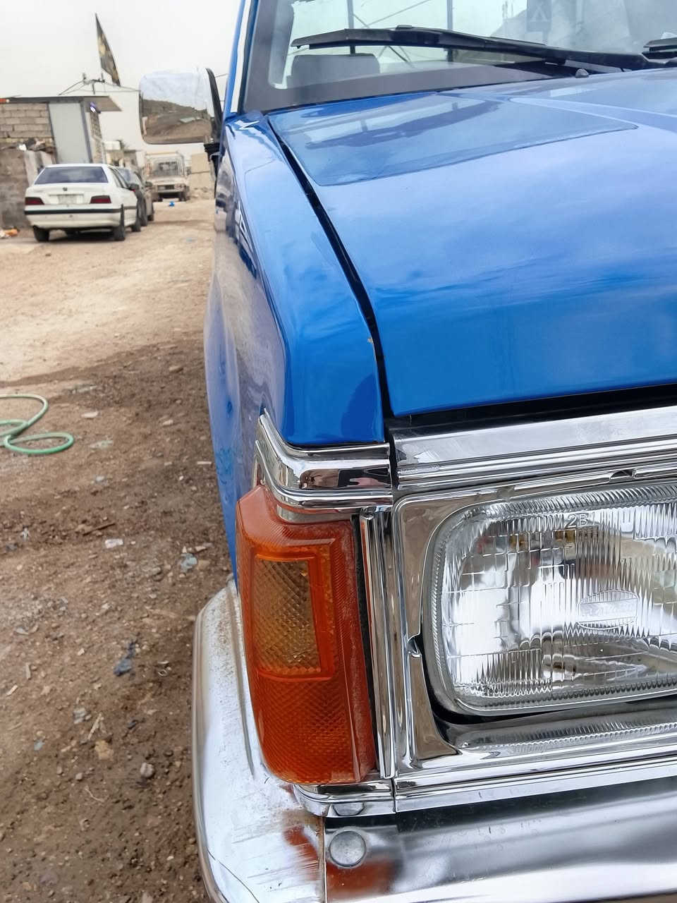 السلام عليكم بيكب للبيع موديل 1991 معمره جديد المكينه والكير حاوية السيارة كلش حلوة ومتعوب عليها تخم تايرات جدد كير اوتوماتيك رقم ديالى بسم جاري تحويل مباشر السعر 39 العنوان بغداد البياع هاتف ***********
