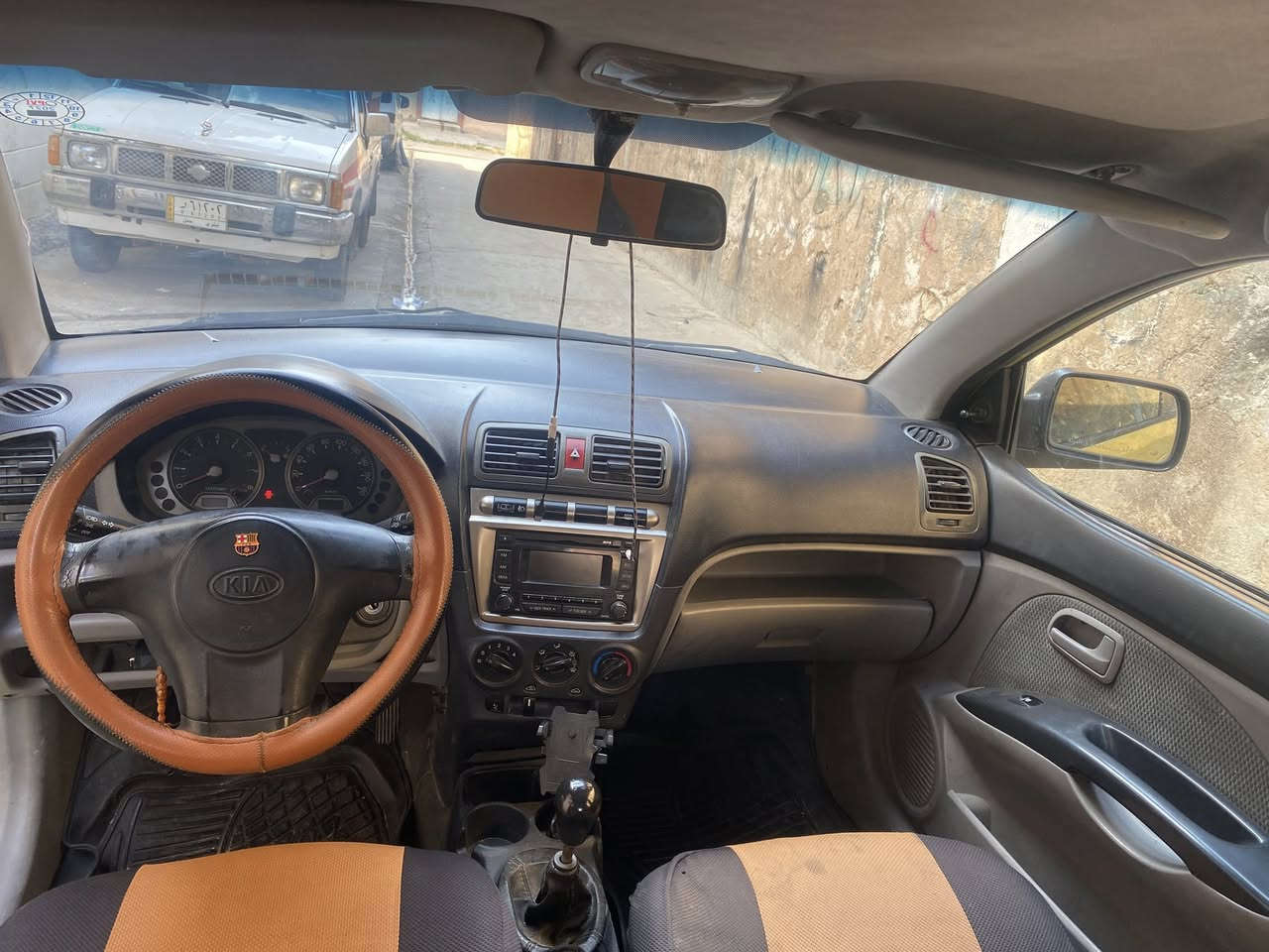 كيا بيكانتو للبيع خصوصي رقم دهوك اجنبي مكينه شرط وكير عادي شرط هزه جديده سنويه 2031  جامات كهرب صبغ رش جاملع وباب خلفي  تحويل مباشر السعر 46 وبيها مجال مكان السياره موصل جانب الايمن للاستفسار  ***********
