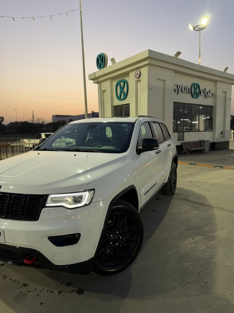 للبيع:
جيب جراند شيروكي 2019 – Overland
خليجي
🔹 اللون: (ابيض)
🔹 رقم اللوحة: (بغداد)
🔹 المواصفات: فتحة سقف بنوراما–  كشنات جلد  تدفئة تبريد – حساسات – كاميرا خلفية  – شاشات – مثبت سرعة

🔹 عدد الكيلومترات: 50 ميل
بيها صبغ قليل كلش باب السايق 
العنوان بغداد بلديات 
السعر 288$ وبيها مجال قليل
للاستفسار ***********
