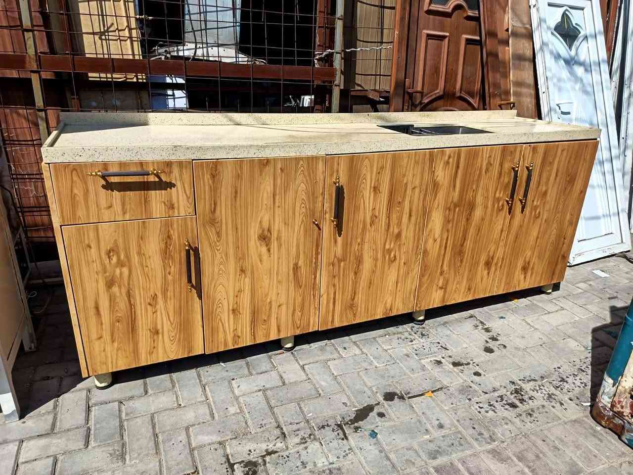 سلام عليكم كاونتر تركي أكوارتز طبيعي
طوله 2,40 سنك 
الملحق + مرشحه بوش+ الملحق معلق أربع أبواب نضافه فول
السعر 200 ألف قفل رجاءً لحد  يخابرني عدا ذا سعر 

العنوان/ التحرير/الجاهزه 
رقم الهاتف/***********
