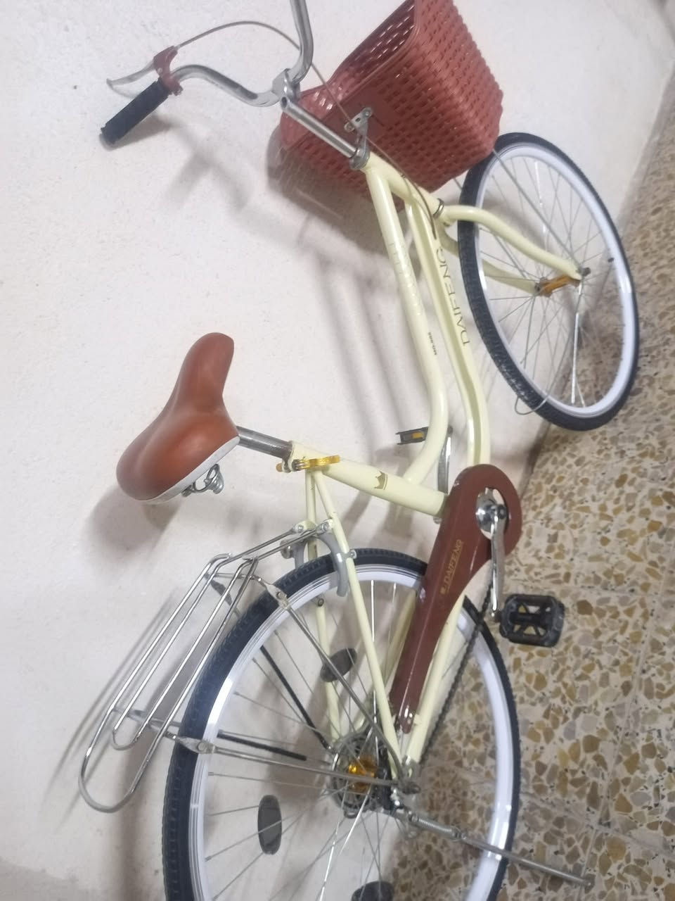 سلام عليكم باسكل بطه للبيع كامل نضيف حجم٢٦ جديد
طلعته حاويه قبل ٢ شهرين يعني جديد بمعنى الكلمه
مكاني كربلاء حي العسكري
السعر ١٠٠ وبيه مجال
هذا رقمي ***********
