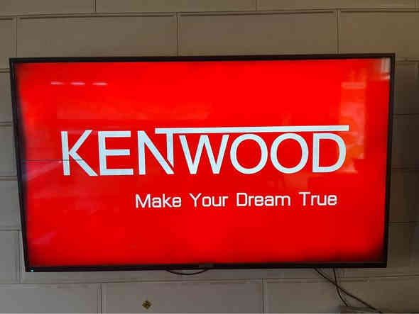 شاشه كينود حجم 55 للبيع داخله تصليح مبدل اللدات وبيهه شخوط بالشاشه مثل ما موجود بالصوره سعره 150 وبيها مجال الاستفسار الاتصال على الرقم

‭***********‬ عمارة
