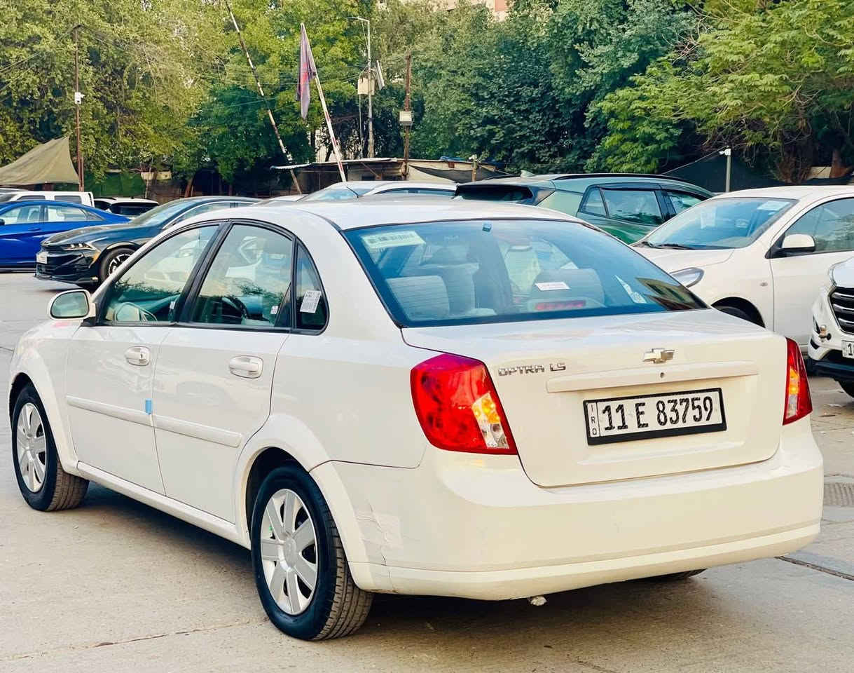 سلام عليكم وبترا 2012 ضربتهه جاملغ خلفي و جاملغ امامي  السياره جديده كير مكينه تبريد شرط السياره نضيفه كلش السعر 89 وبيه مجال  عنوان بغداد البلديات رقم ***********
