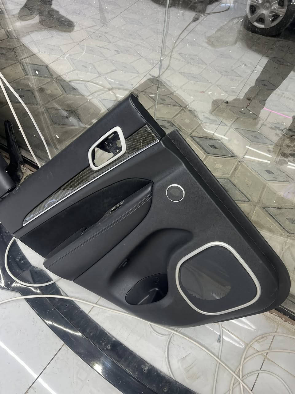 السلام عليكم تخم بطاين جيب srt كاربون جلد و كنتارا اسود للبيع و دعاميه اماميه تراك هوك كامله للبيع 
بغداد المنصور ***********
