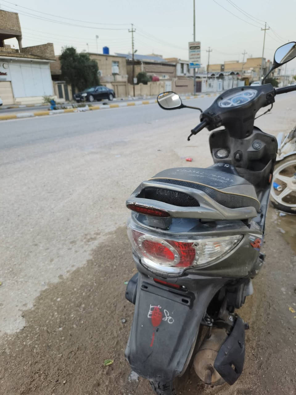 السلام عليكم
دراجة جوكي كامكو اشتريتها جديد من الحاوية صارلها عدي سنة تقريبا مامفتوحة ابد ونظيفة جدا وعملية سعرها 600 

للتواصل: راسلني على هاي الصفحة او هذا الرقم ***********

