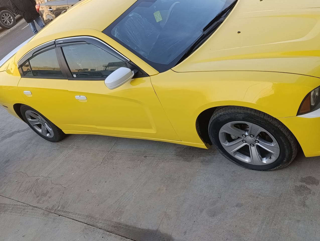 السلام عليكم اخواني رجان مكلف بل نشر جارجر موديل 2012 بدون ضرر شرط قطع مامفتوحه فقط ونه بل اكسن هيه غرمات صفر رقم نينوى جديد انكليزي تخم تايرات كلو جديد تخم وره كدام جديد كهربيات شغلاه يعني بوجهك للخط شرط السياره كلشي حلوه تحويل شرط كبل رقم جديد انكليزي
السعرررر 148بيها مجال قليل 
***********
***********بيهم واتساب
