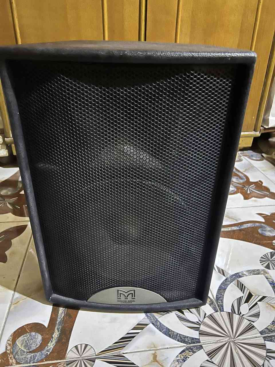 سماعات مارتين للبيع عدد ٢  السعر ٤٥٠ ألف وبيه مجال 
المكان البصره الزبير ***********
