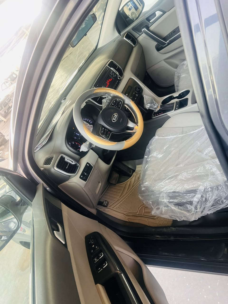 سلام عليكم سبورتج مديل 2019 لون رصاصي 
مكينه 200 خليجيه سياره مكفول كفاله عامه 
رقم واسط بسمي تحول ثاني السعر 175وبيه مجال 

***********
